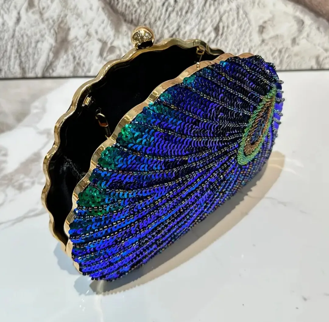 BRAND NEW stunningly beautiful Sequin Peacock Chain bag 💚 image indicator(6)