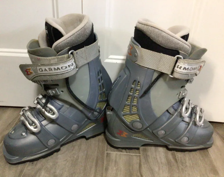 Used Garmont Xena Ski Boots 25-26.5 image indicator(3)