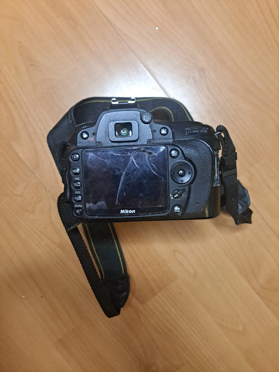 🧡 Used Nikon D90 Digital Camera with Lens image indicator(2)
