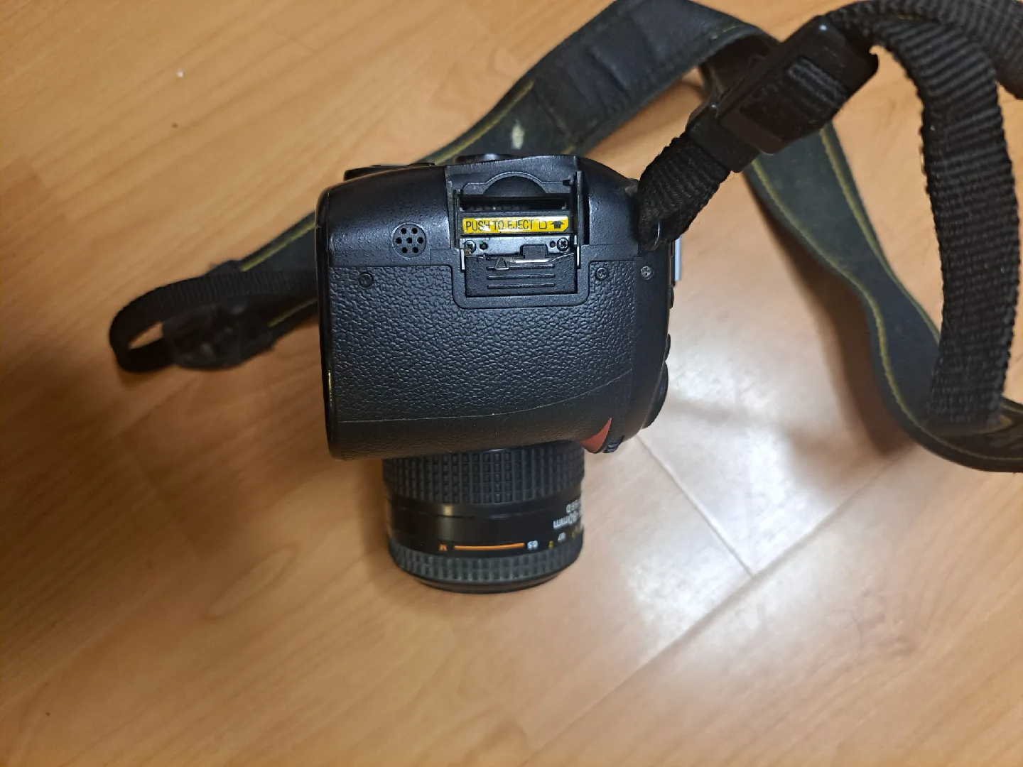 🧡 Used Nikon D90 Digital Camera with Lens image indicator(3)