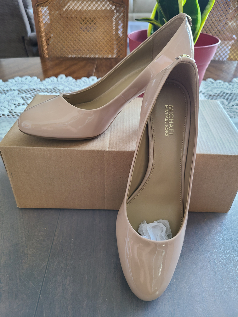 Michael Kors Nude Heels - Size 6