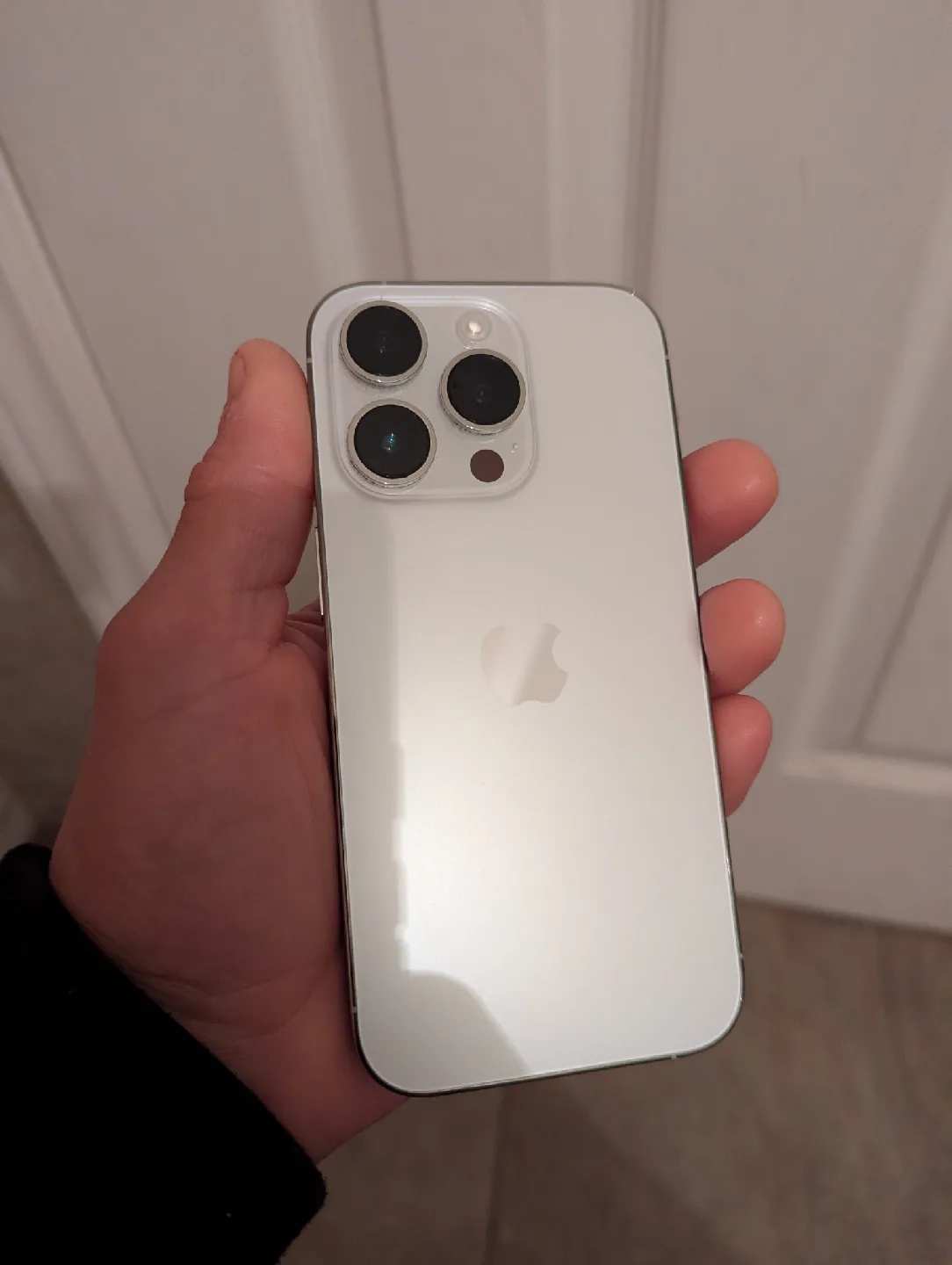 iPhone 14 pro excellent condition 128g image indicator(2)