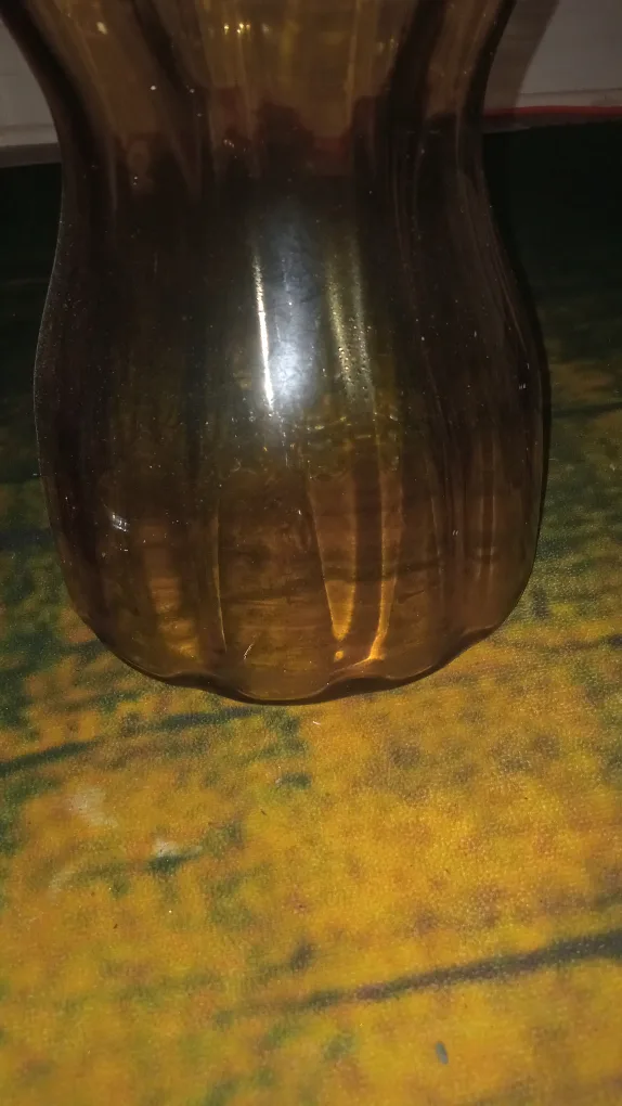 Vintage Glass Decanter with Stopper image indicator(4)