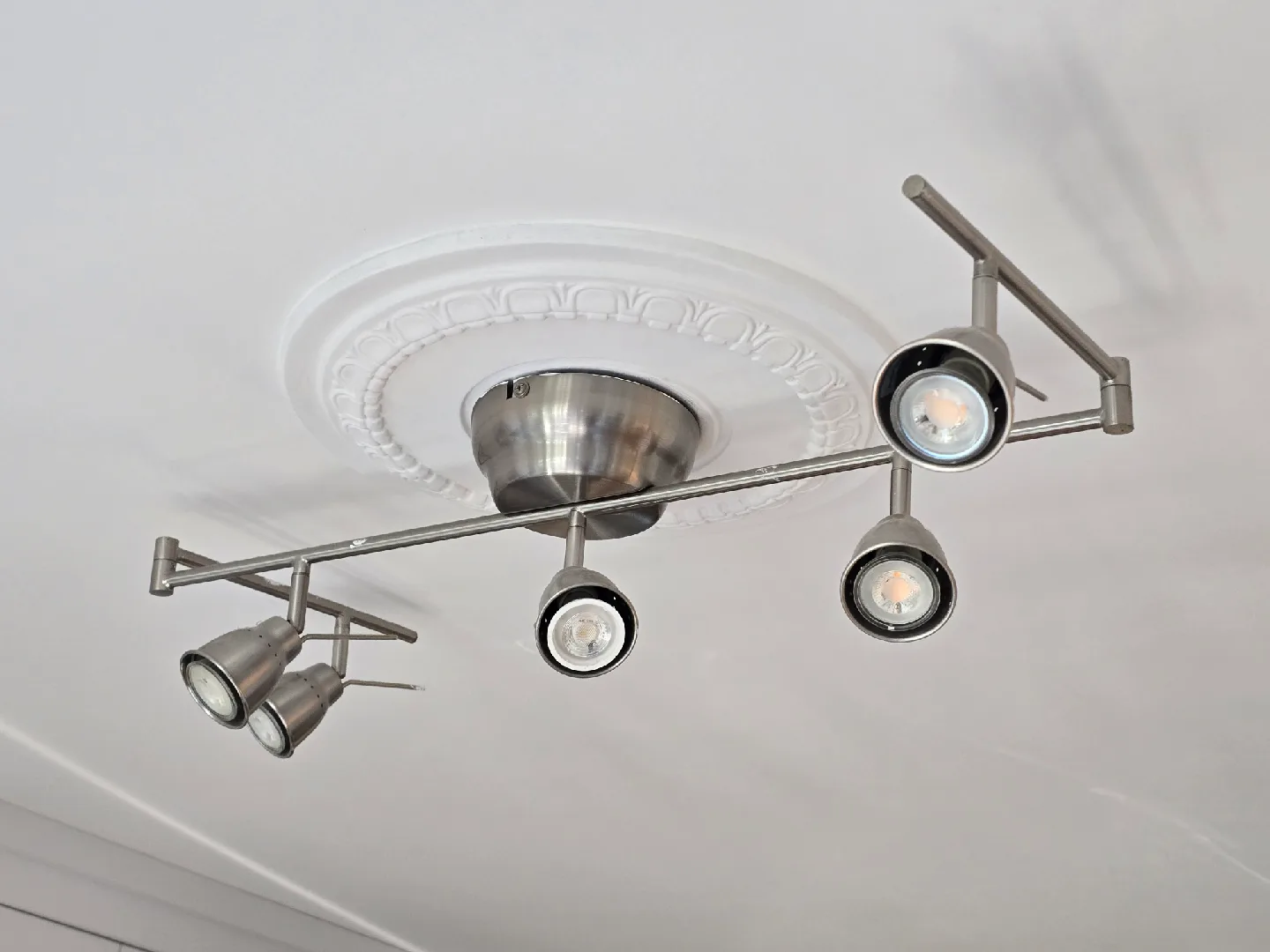 Track Lighting Fixture - 5 Spot Lights thumbnail
