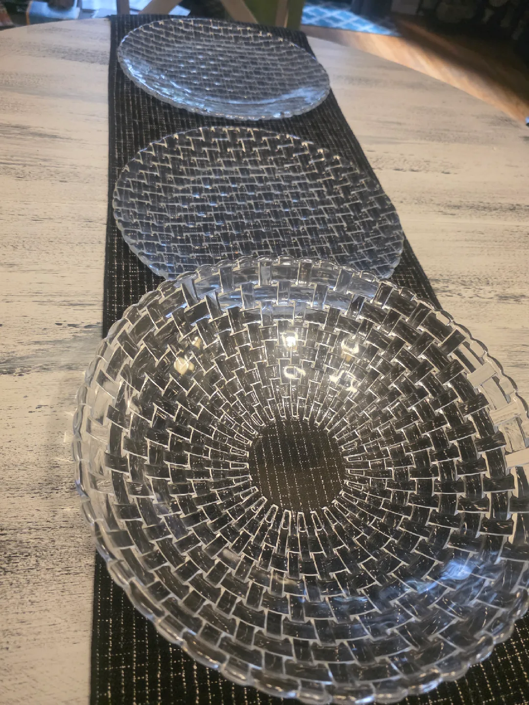 Nachtmann Bossa Nova crystal bowl & 2 Chargers image indicator(4)