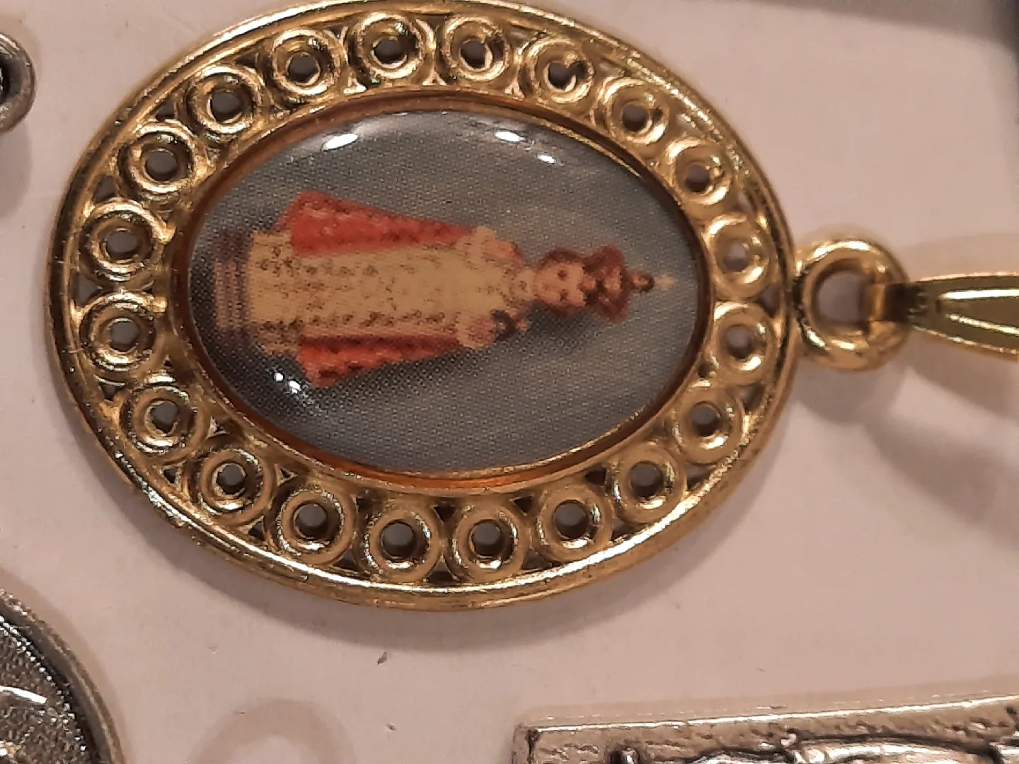 Religious Pendants and Crosses image indicator(3)