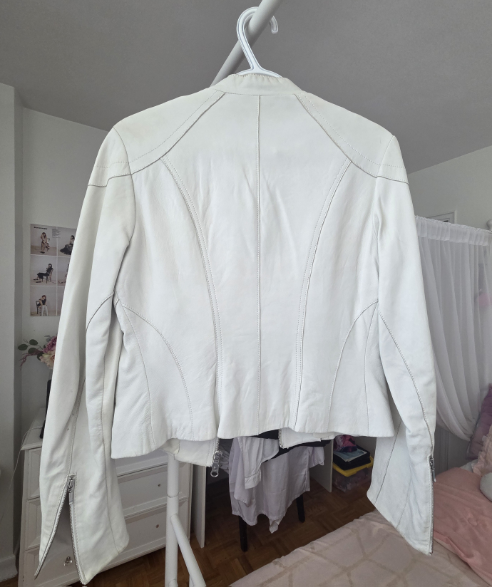 Danier White Leather Jacket - photo 3