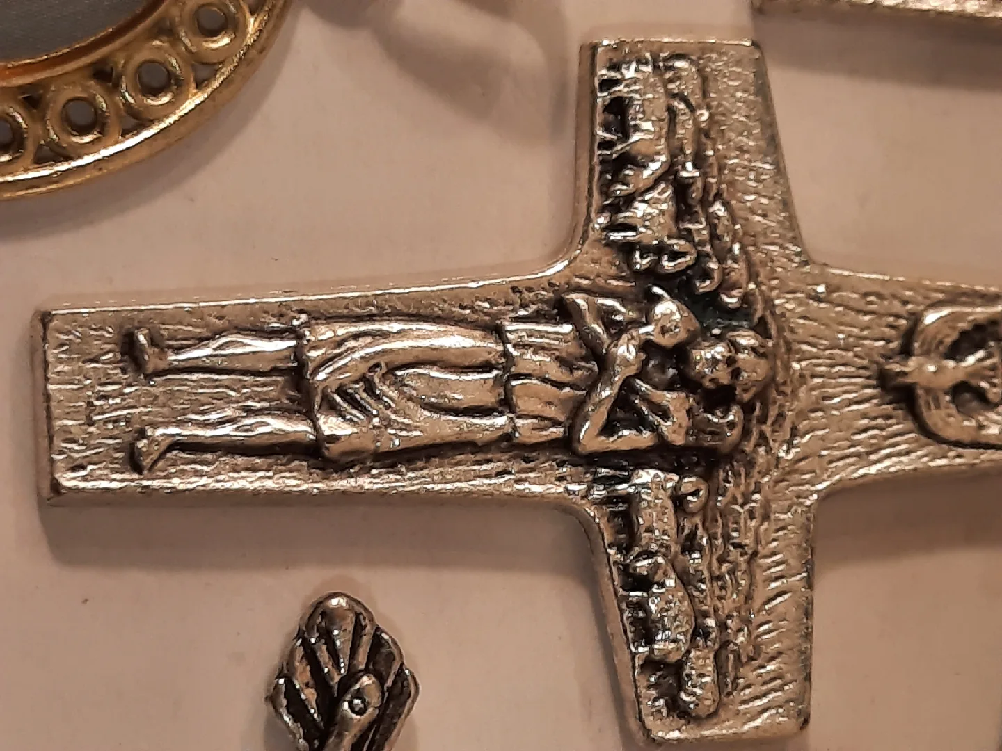 Religious Pendants and Crosses image indicator(4)