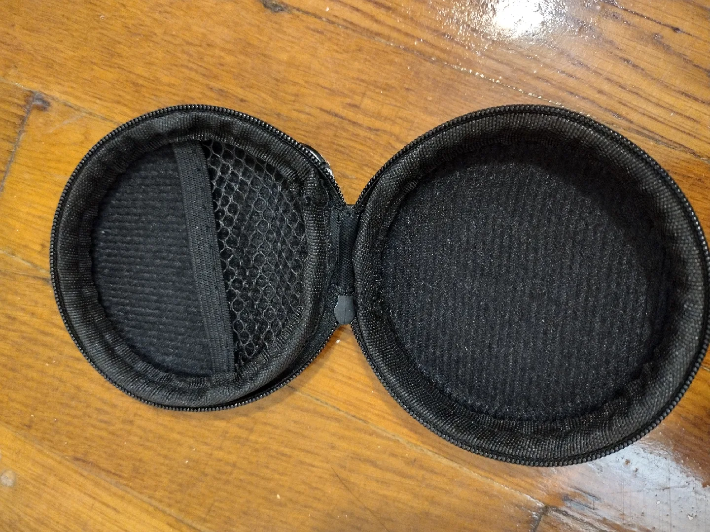 Hussar Black Carrying Case image indicator(3)