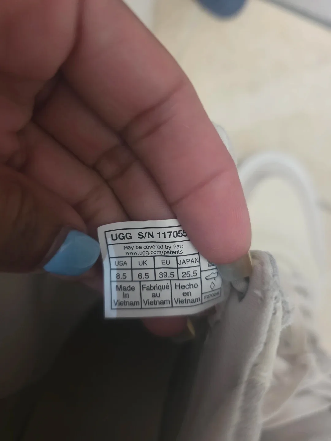 Michael Kors & UGG - Women's White/Peach Sneakers - Size 8.5 image indicator(4)