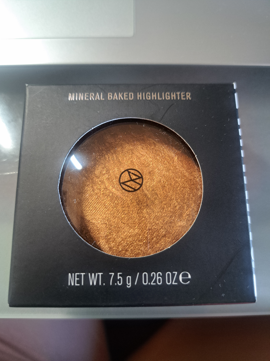 Material Girl Mineral Baked Highlighter🥕 - photo 2