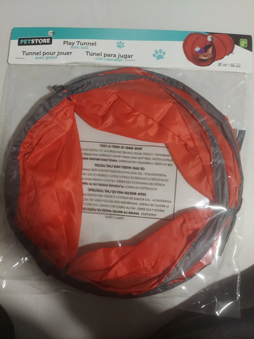 Petstore Play Tunnel - New in Package thumbnail