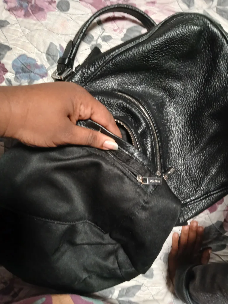 Danier Black Leather Shoulder Bag image indicator(3)