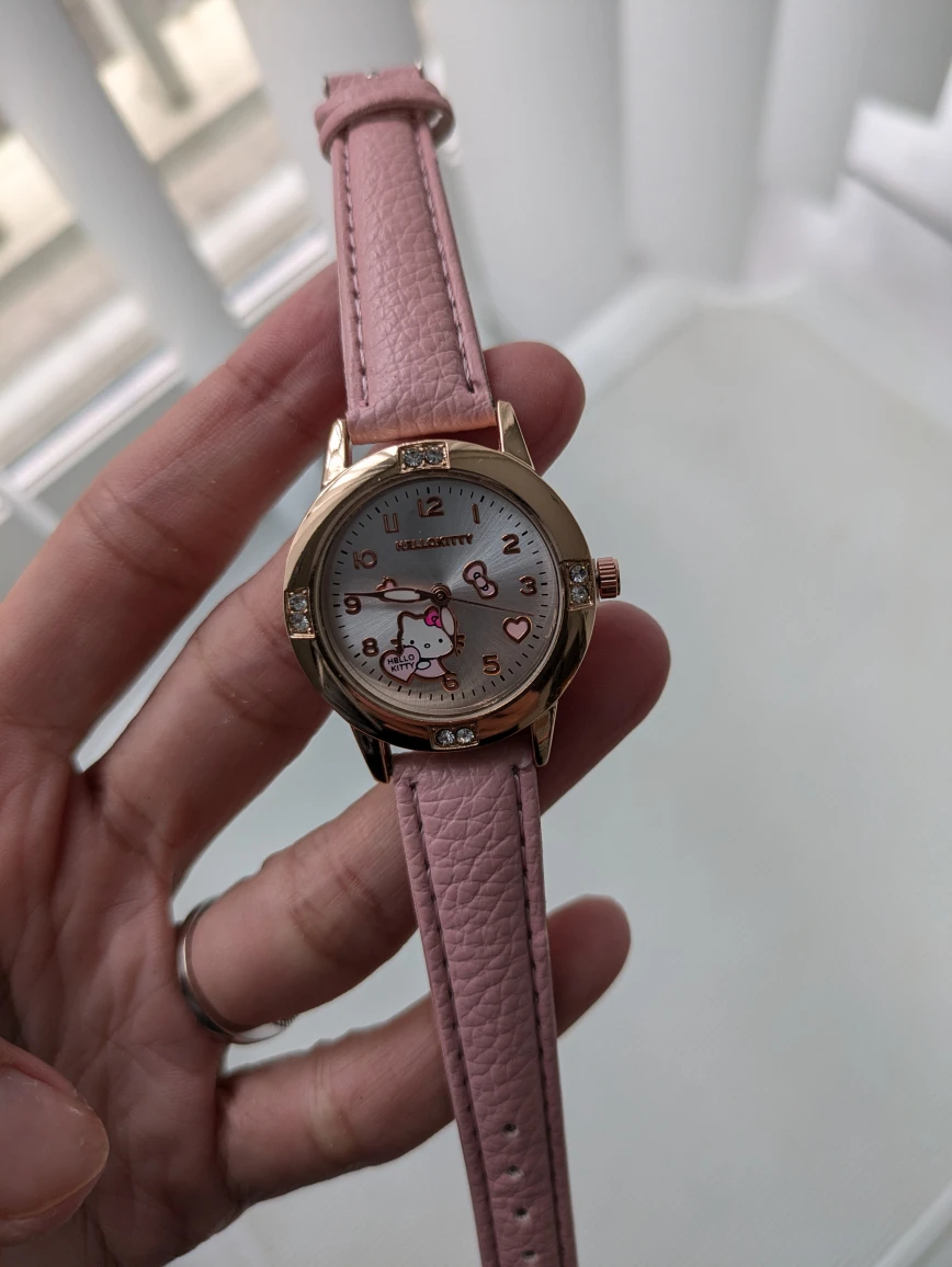 Brand new pink hello kitty watch (battery works)