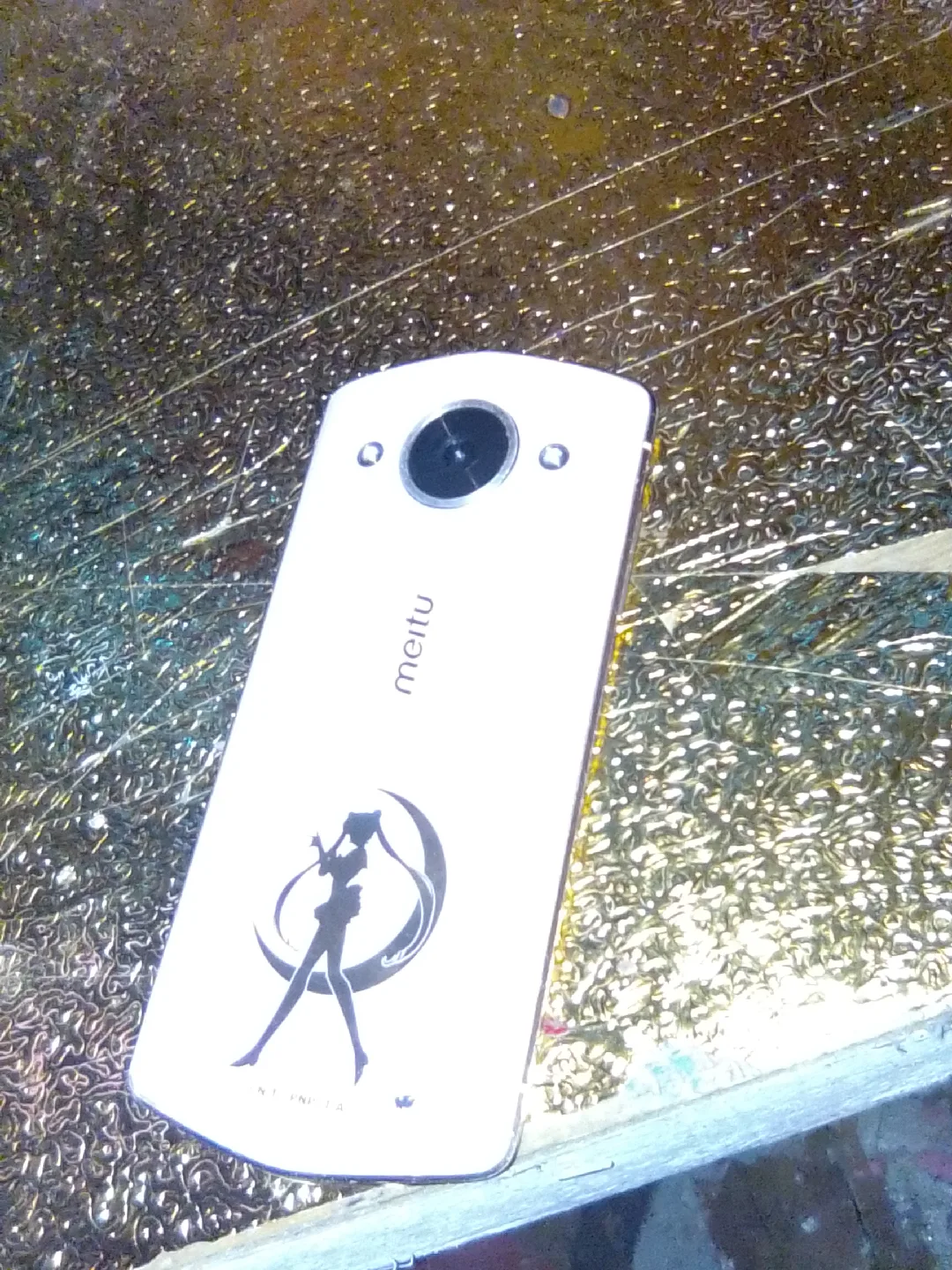 Meitu Phone with Sailor Moon Design image indicator(2)