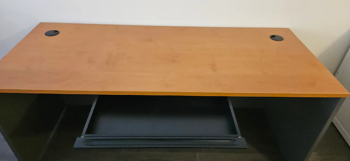 Large Desk with Top Storage image indicator(5)