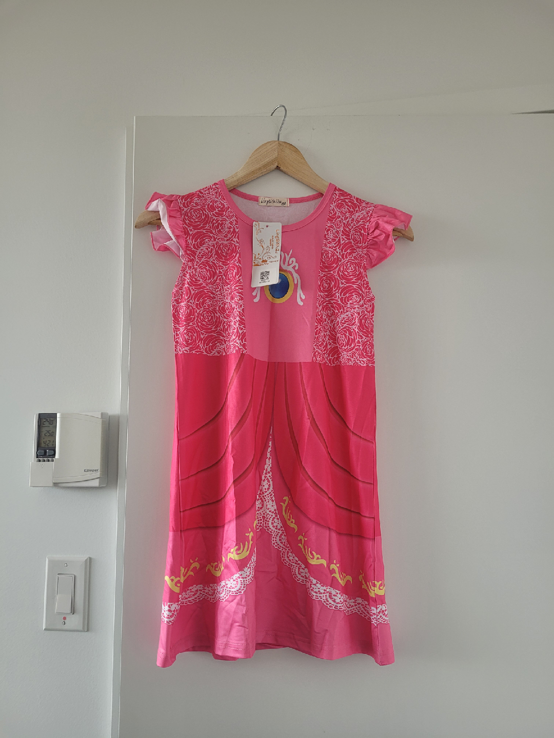 BNWT Princess Peach Pyjama Dress, Size 6-10 years - photo 2