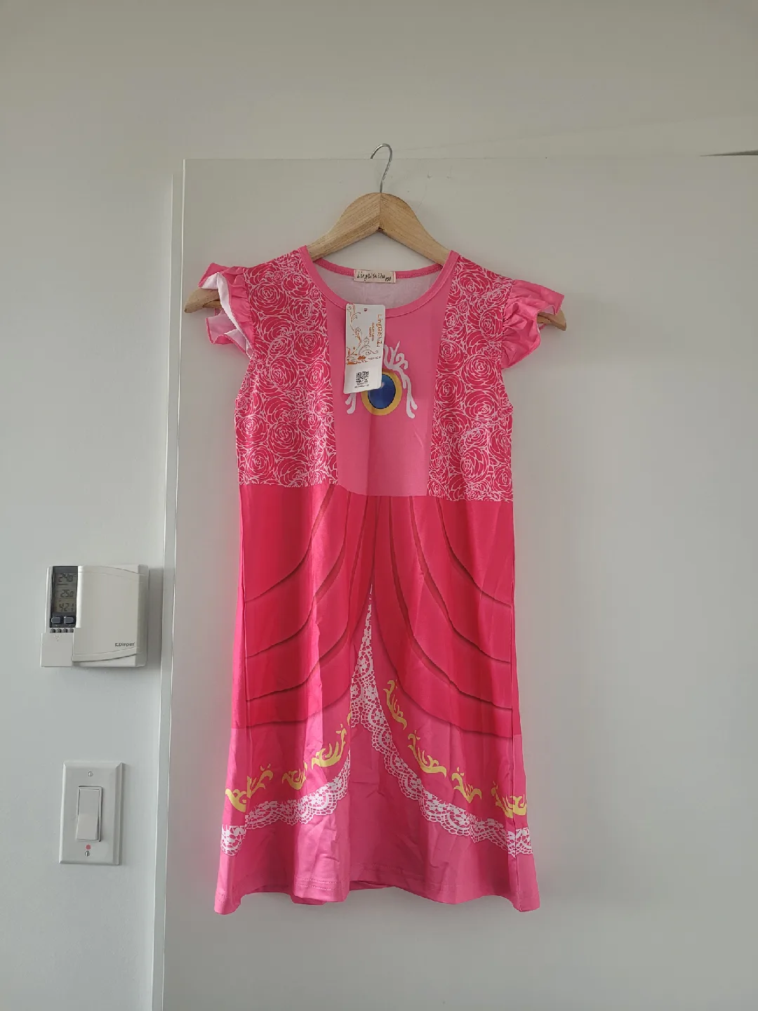 BNWT Princess Peach Pyjama Dress, Size 6-10 years image indicator(2)