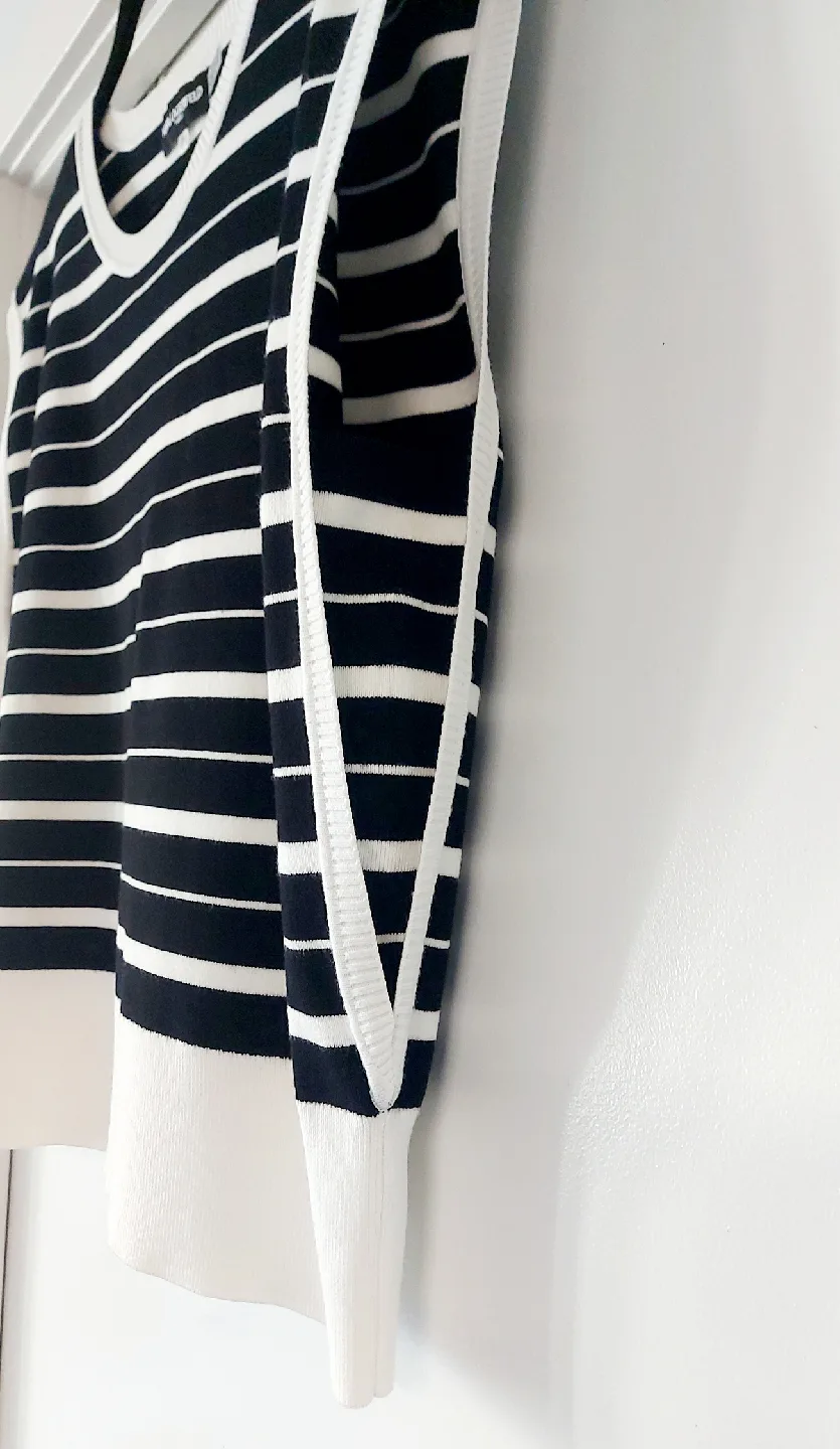 Karl Lagerfeld Striped Knit Top - Size XL image indicator(2)
