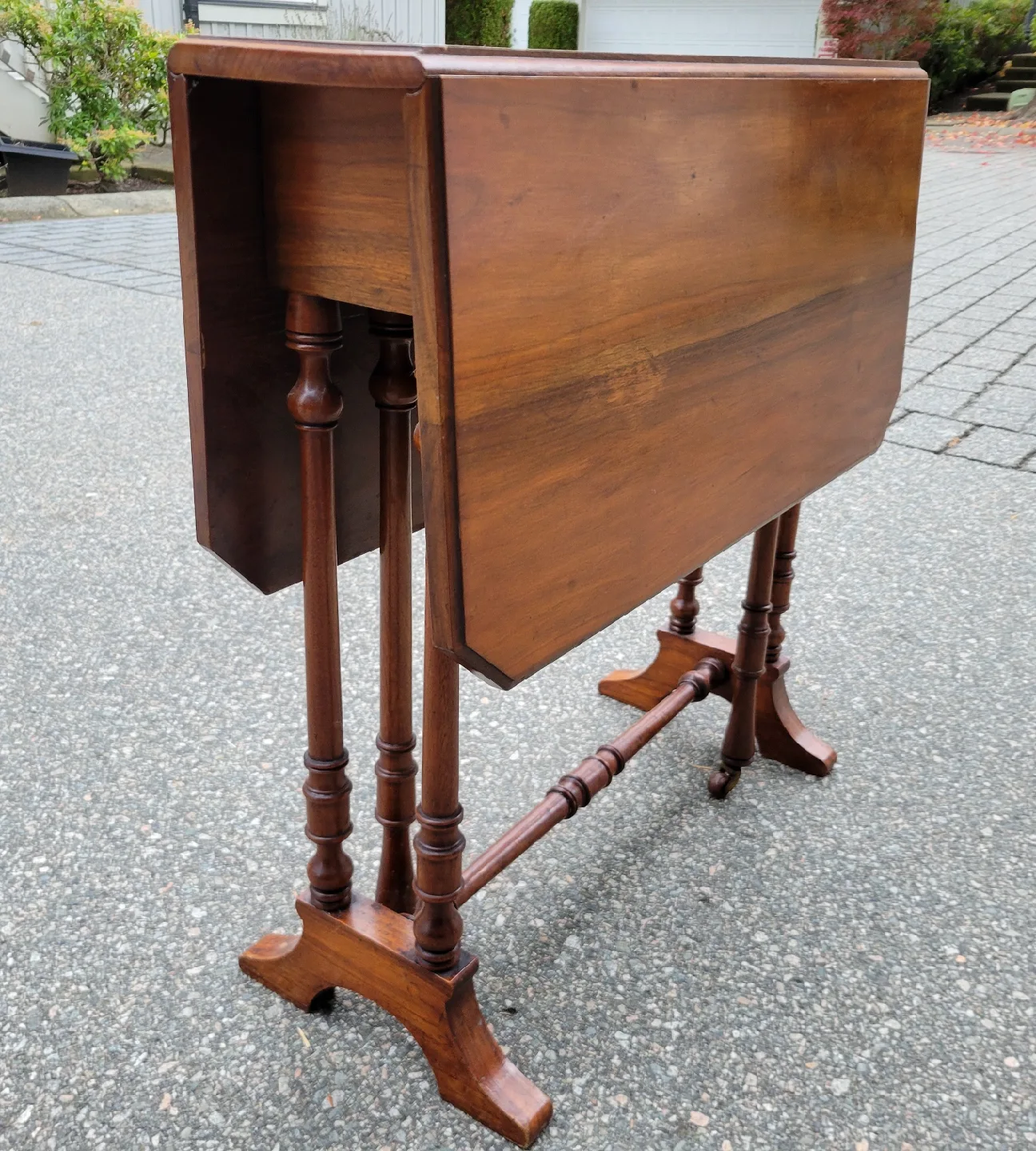 Very Nice, Very Antique Wood Drop Leaf Table 28x24x23.5"
