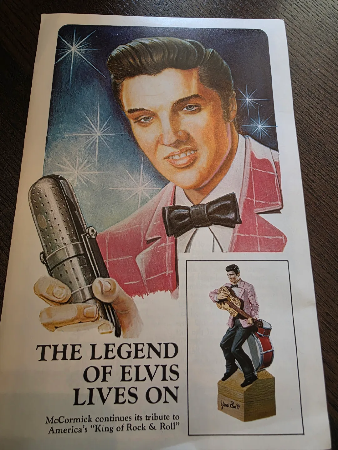 Elvis Presley Ltd. Edition Bourbon Bottle (full) image indicator(7)