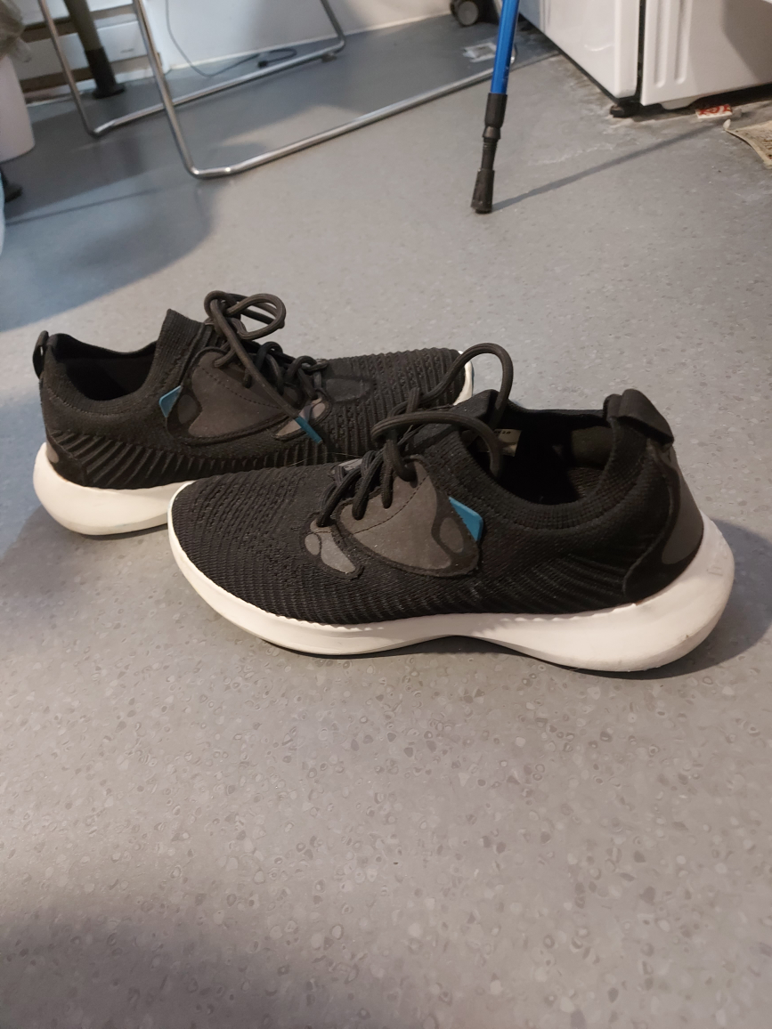 ***WOMEN'S "VESSI" RUNNERS*** - photo 3