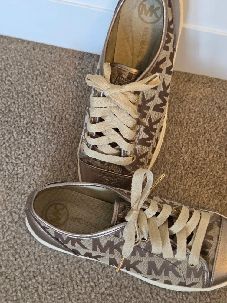 Michael Kors Sneakers - Size 7 image indicator(3)