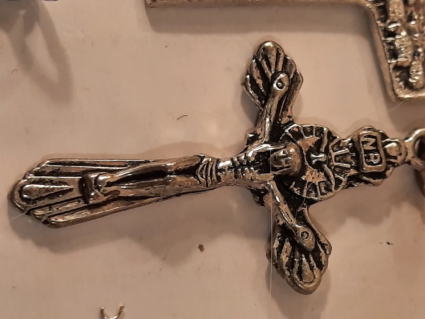 Religious Pendants and Crosses image indicator(5)