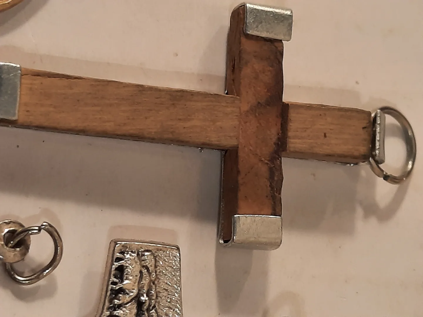 Religious Pendants and Crosses image indicator(8)