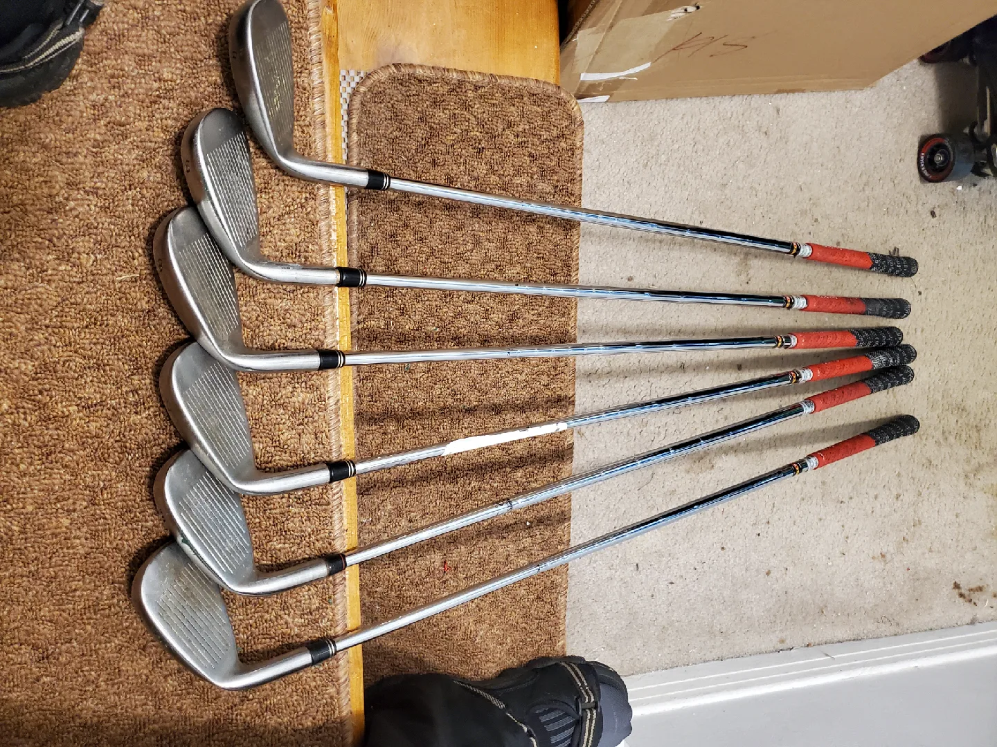 TaylorMade R7 Irons - Golf Club Set thumbnail