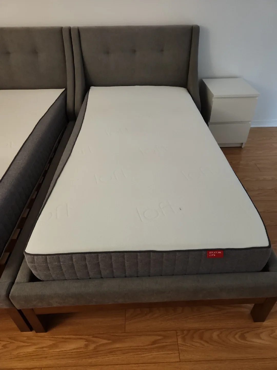 structube single bed and mattress thumbnail