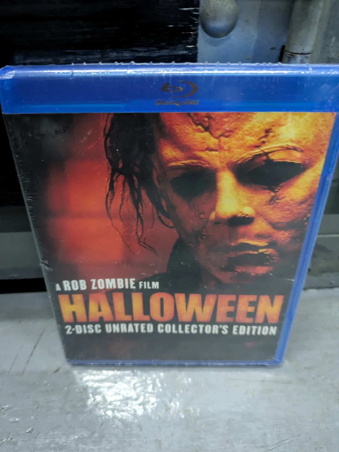 Halloween  2-Disc Unrated Collector's Edition Blu-ray thumbnail