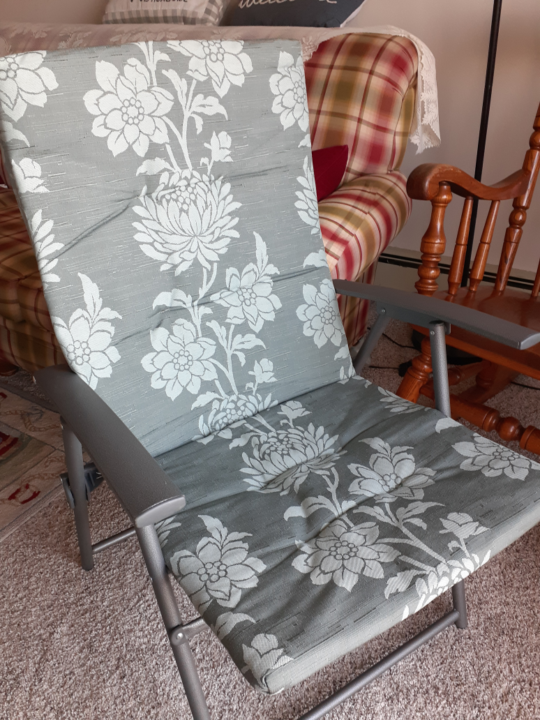 Floral Pattern Folding Chairs