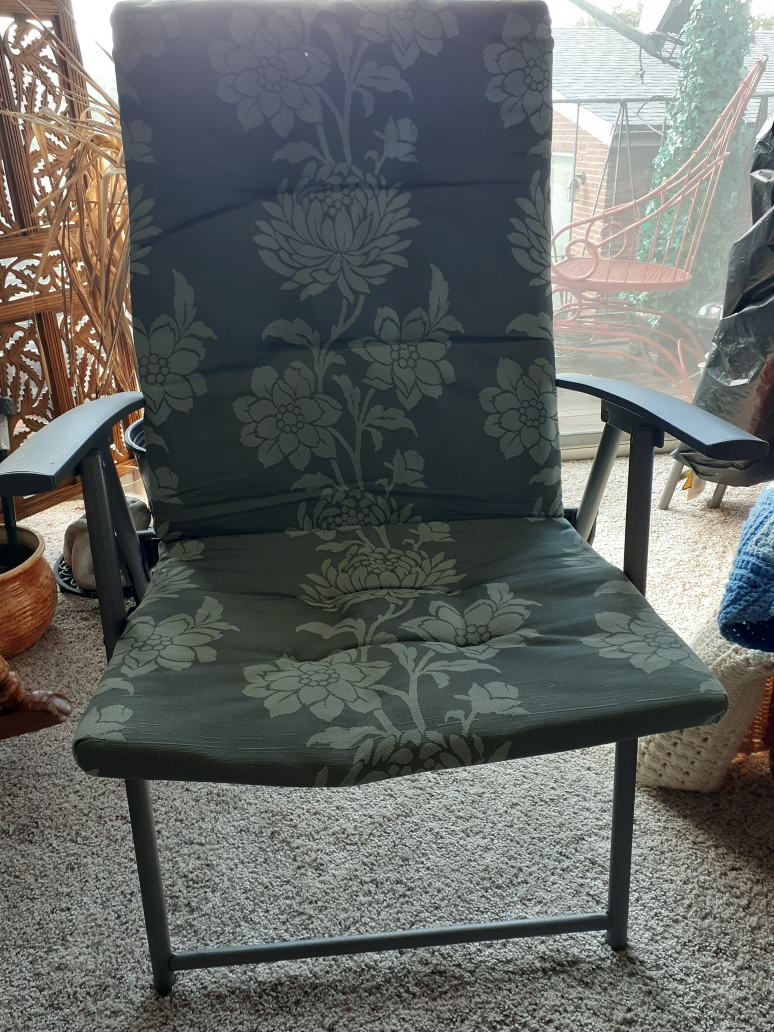 Floral Pattern Folding Chairs - photo 3