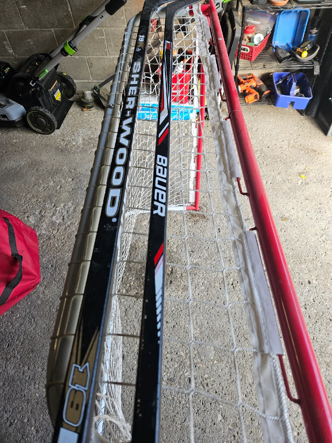 54" x 44" Hockey Net & youth Sticks image indicator(2)