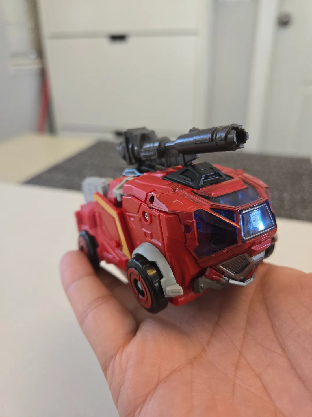 Transformers studio series delux class 84 ironhide image indicator(8)