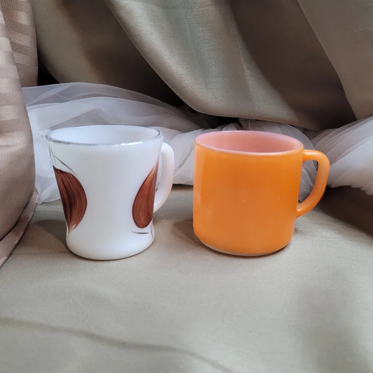 2 Vintage Glass Mugs Anchor Hocking FireKing & Federal Glass image indicator(7)
