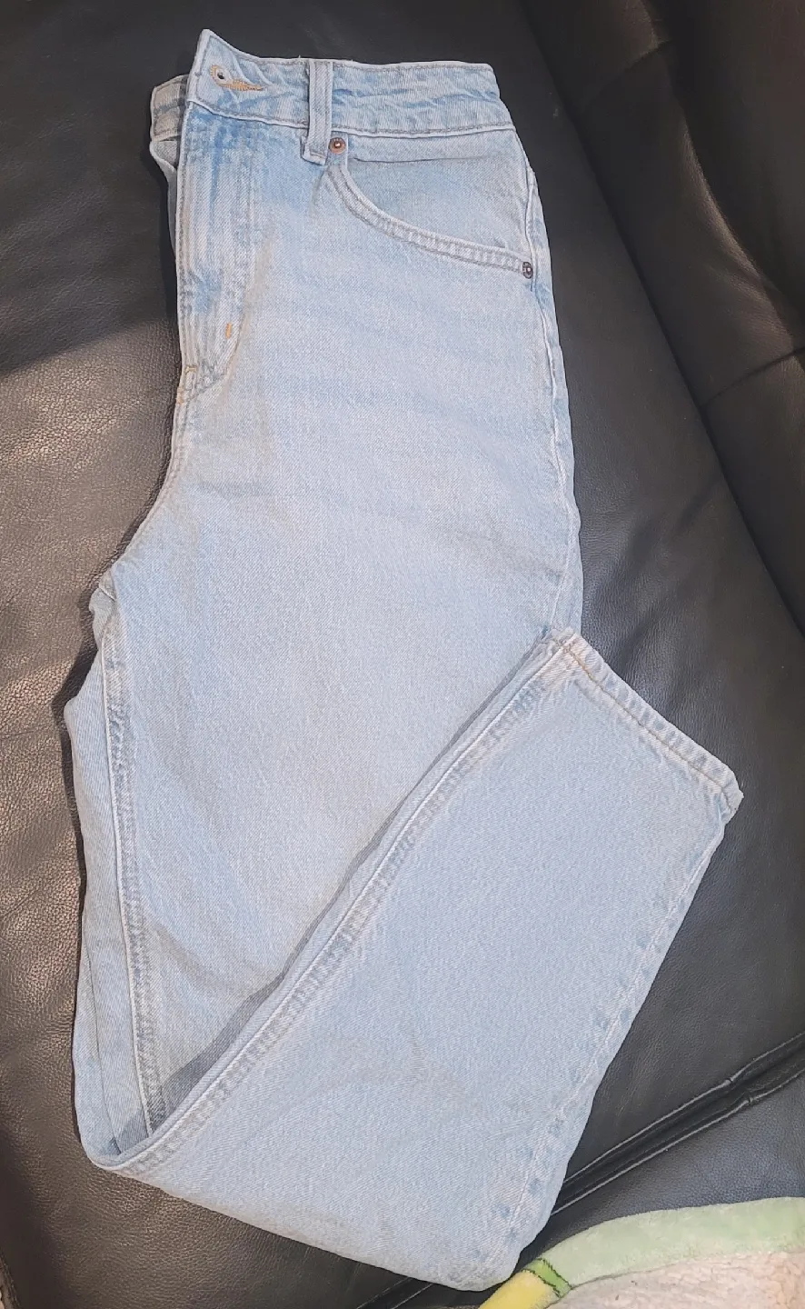 H&M Light Wash Denim Jeans - Size 8 image indicator(2)