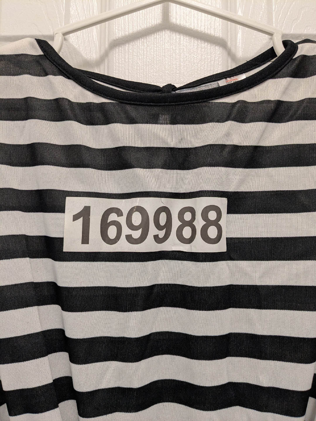 Girl Prisoner Costume & ball and chains 🥕 - photo 4
