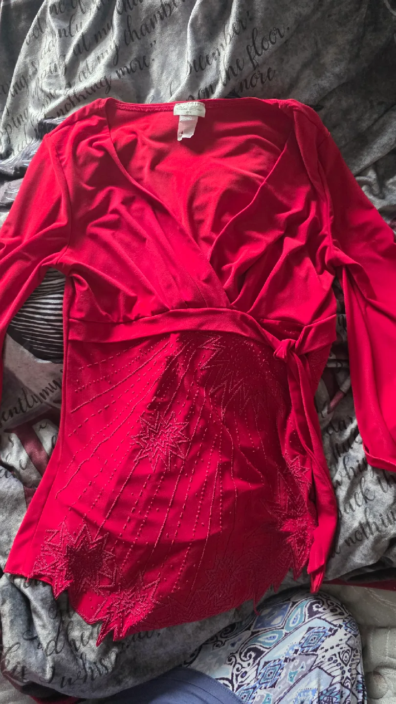 Assorted Women's Tops image indicator(4)