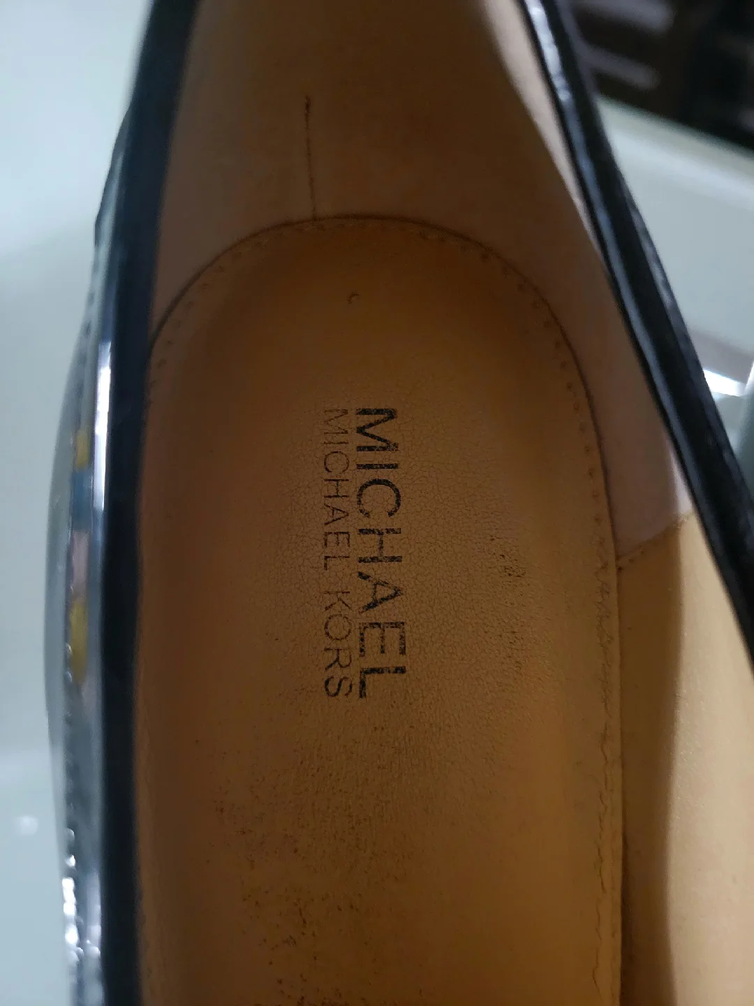 Michael Kors Black Patent Leather Loafers - Size 8.5 🥕 image indicator(3)