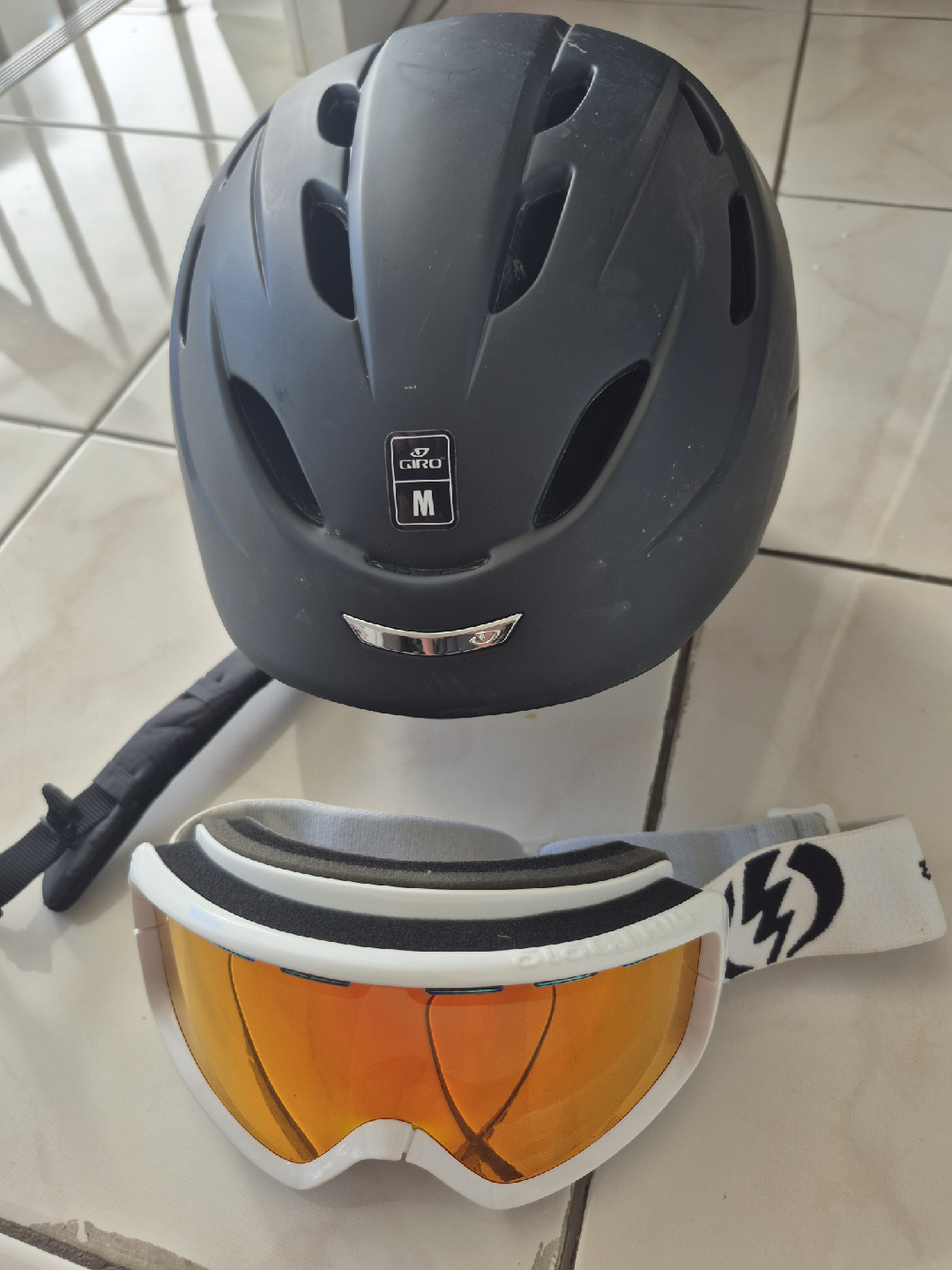 Giro Ski/Snowboard Helmet (M) & Electric Goggles