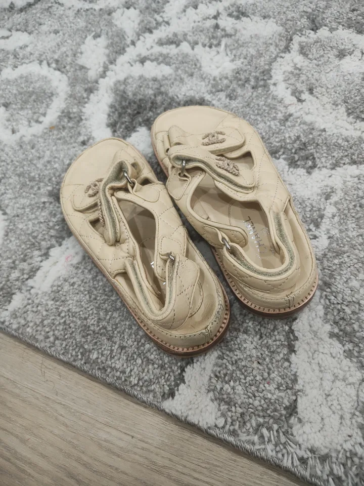 Chanel Cream Sandals Size 37 image indicator(7)