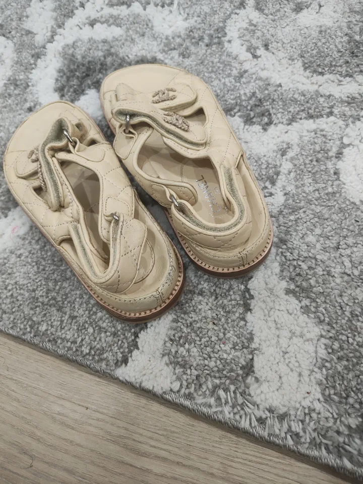 Chanel Cream Sandals Size 37 image indicator(8)