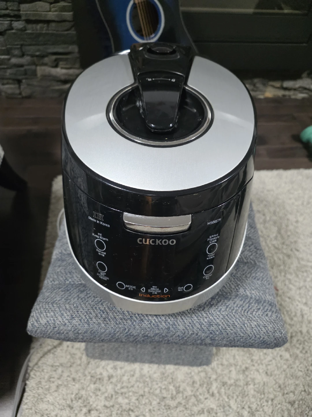 Cuckoo CRP-HS0657F Rice Cooker - photo 2