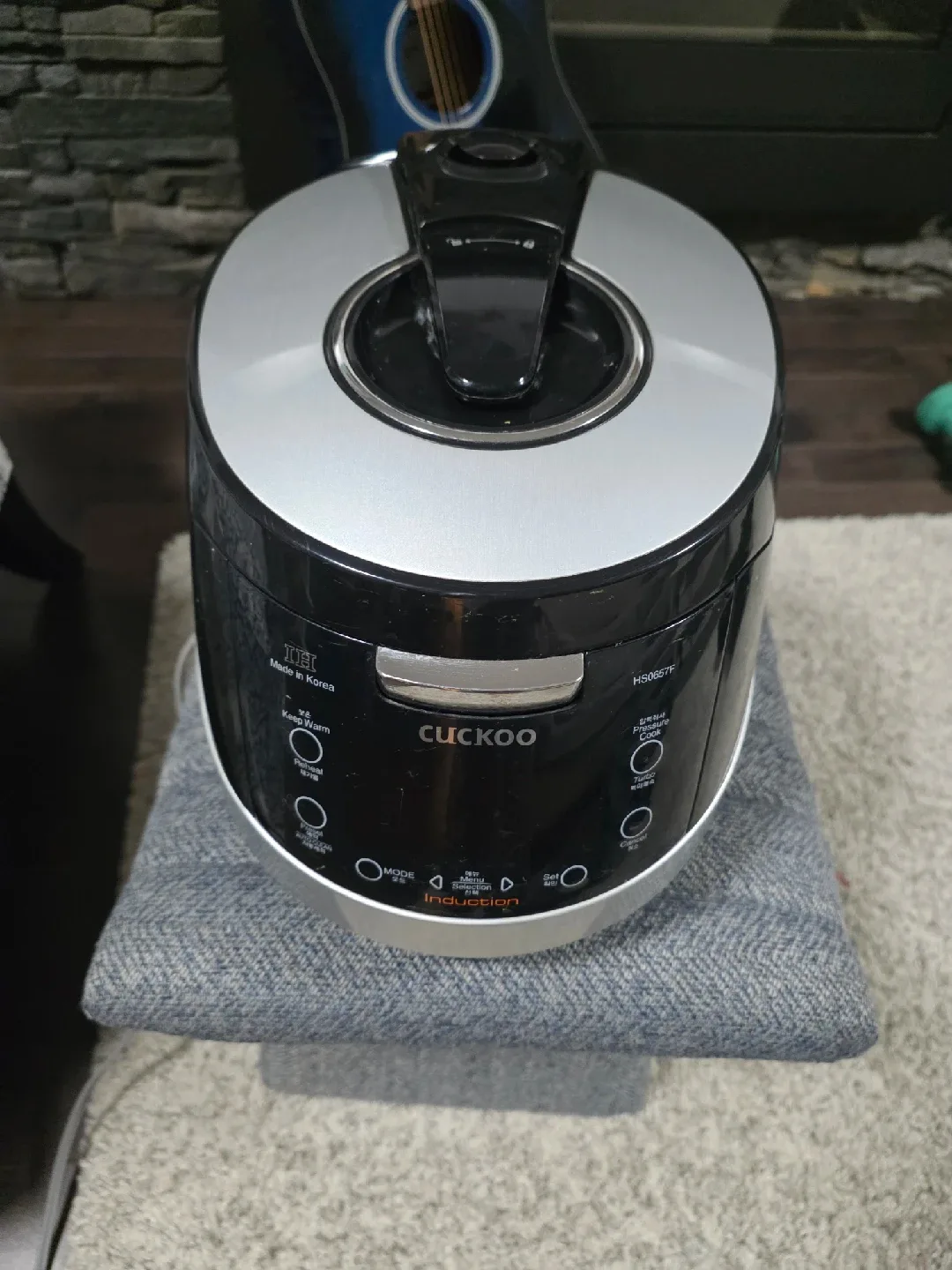 Cuckoo CRP-HS0657F Rice Cooker image indicator(2)
