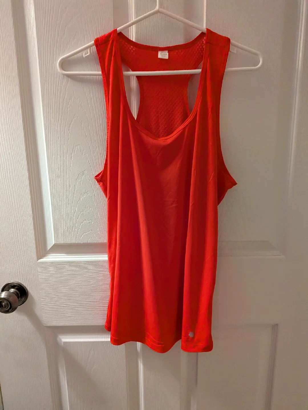Bally Total Fitness Red Tank Top - Size XL thumbnail