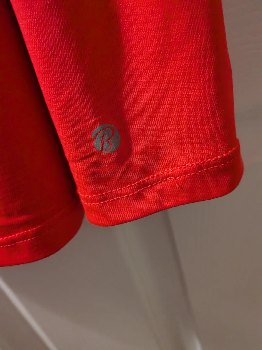 Bally Total Fitness Red Tank Top - Size XL image indicator(3)