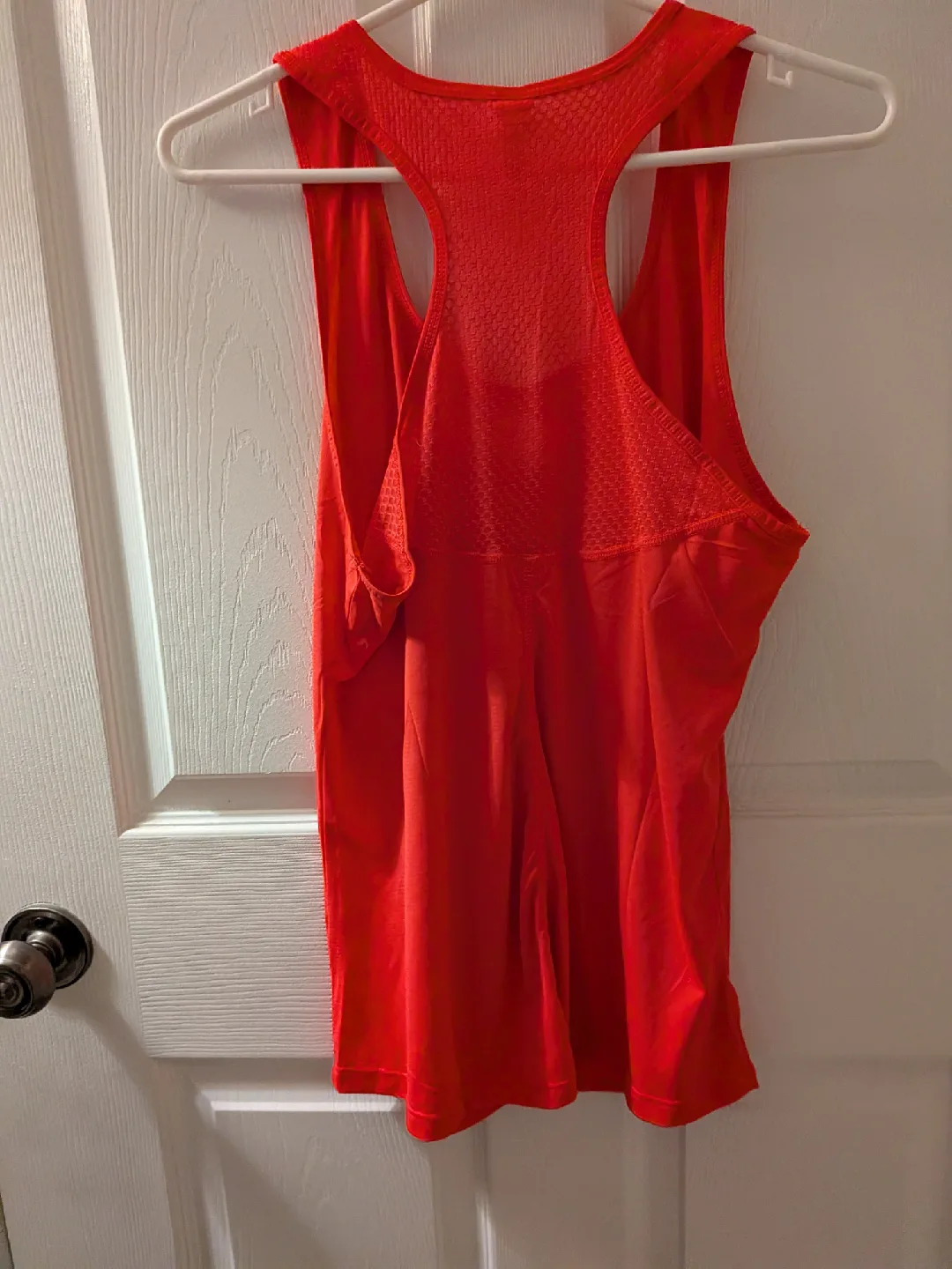 Bally Total Fitness Red Tank Top - Size XL image indicator(4)