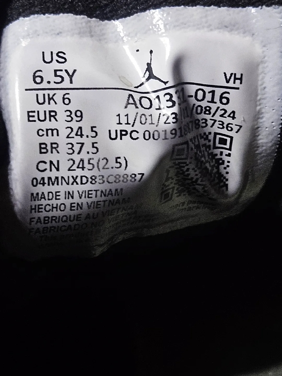 Jordan AO1331-016 Black Sneakers - Size 6.5Y